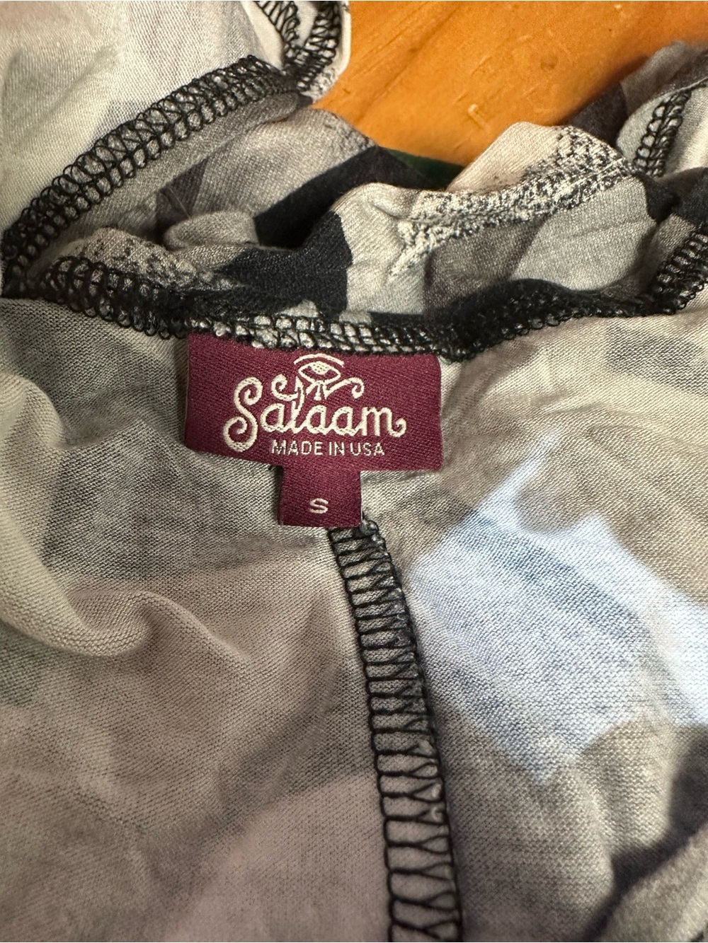 Salaam jersey knit shirt blouse geometric print black gray women’s small - Picture 7 of 7